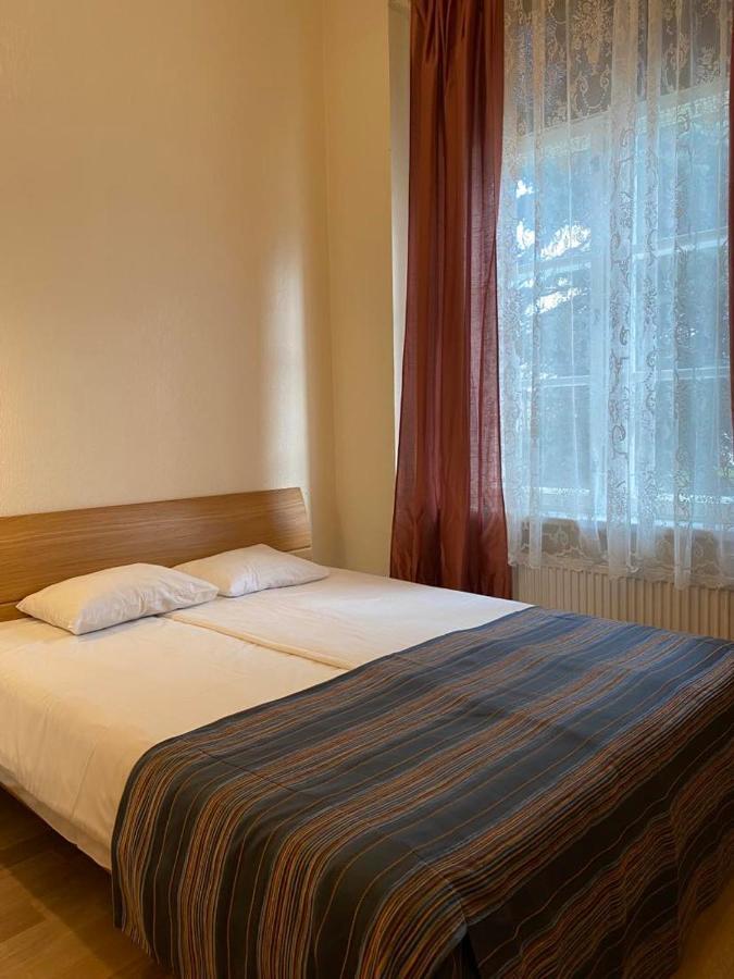 Aquamarine Hotel - Lauluvaeljak タリン エクステリア 写真