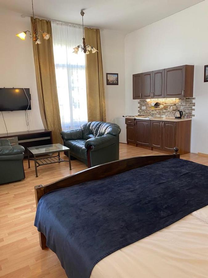 Aquamarine Hotel - Lauluvaeljak タリン エクステリア 写真