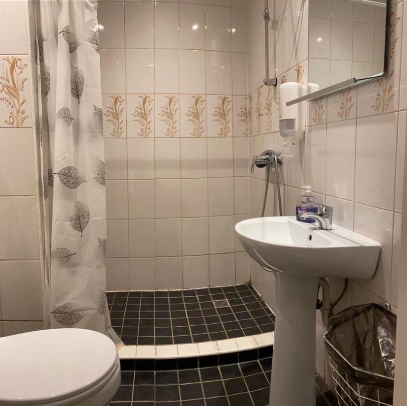 Aquamarine Hotel - Lauluvaeljak タリン エクステリア 写真