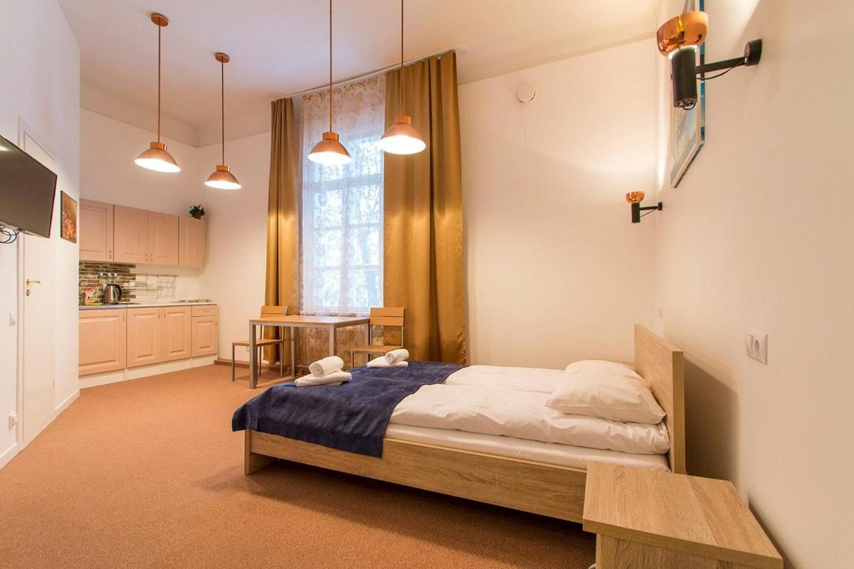 Aquamarine Hotel - Lauluvaeljak タリン エクステリア 写真